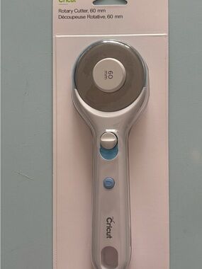Cricut Rotary Cutter in White and Light Blue